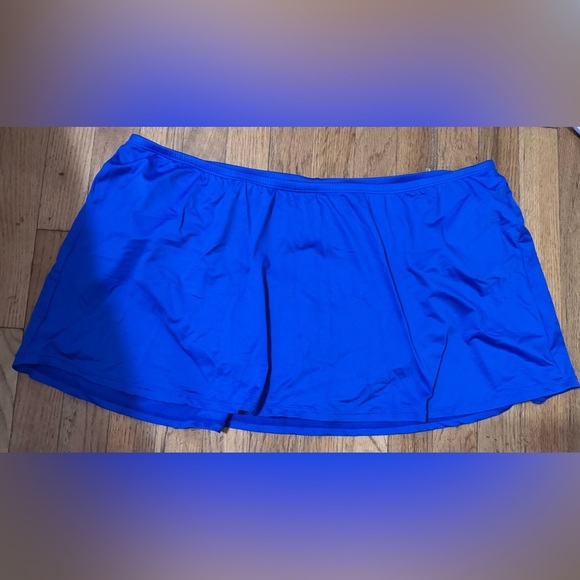 24th & Ocean Solid Skirted Hipster Bikini Swimsuit Bottom in Sapphire - Picture 4 of 6